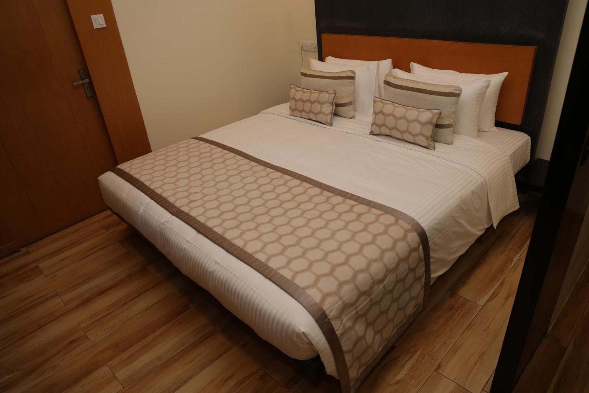 Hotel Sr Palni Exterior photo